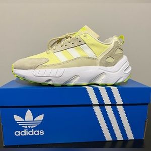 Adidas Womens Size 6.5 ZX 22 BOOST Sand Cloud White Yellow NWT